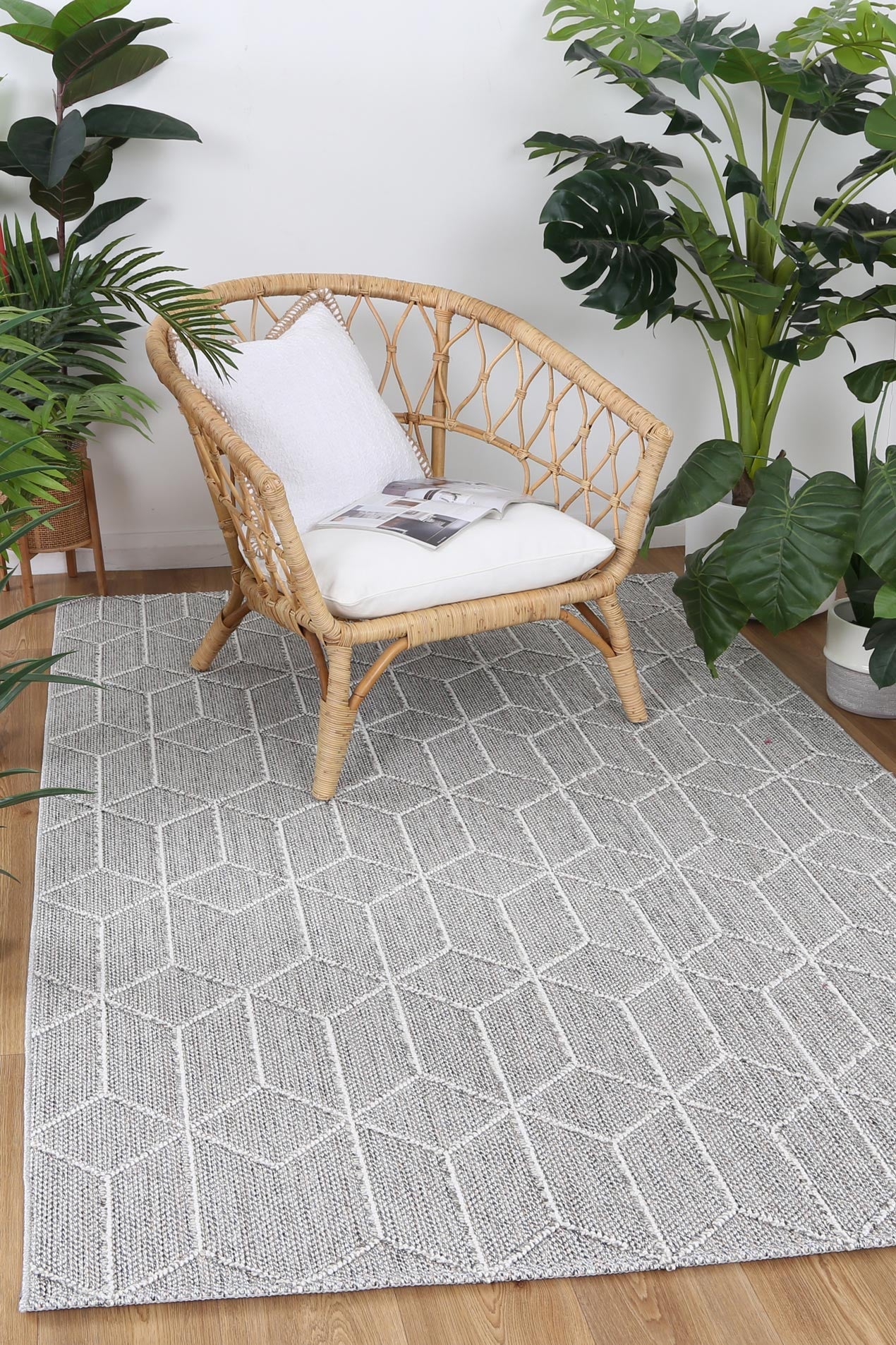 Vanuatu Totori Ash Geometric Flatweave Rug