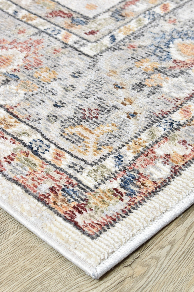 Menara 156 in Cream : Runner Rug