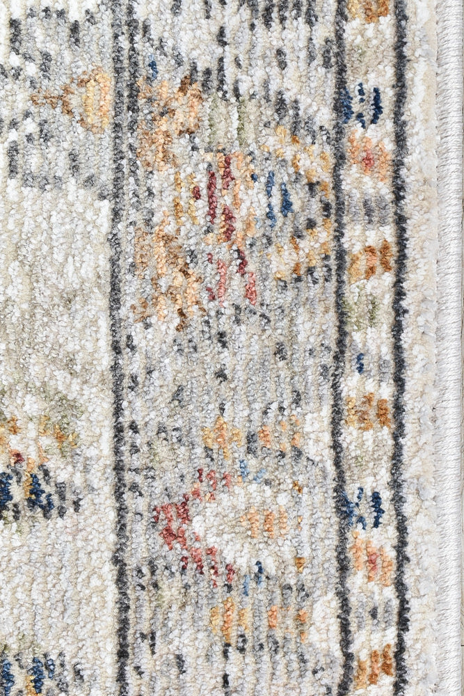 Menara 156 in Cream : Runner Rug