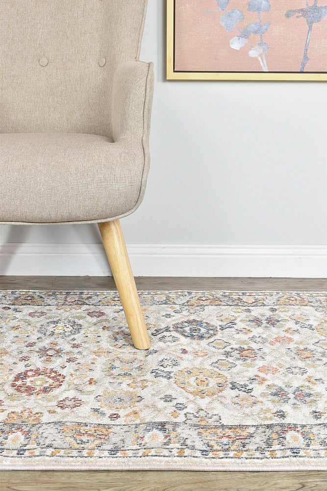 Menara 156 in Cream : Runner Rug